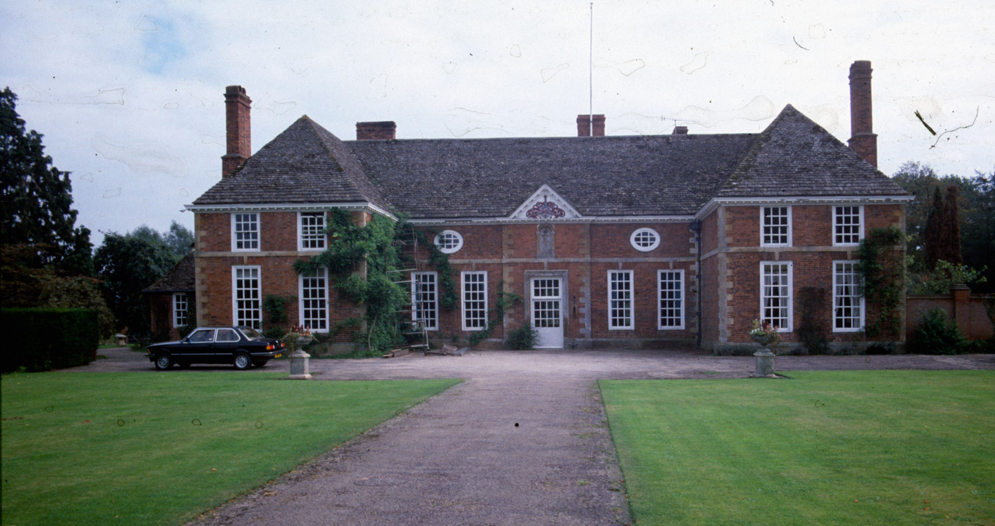Clifford Manor
