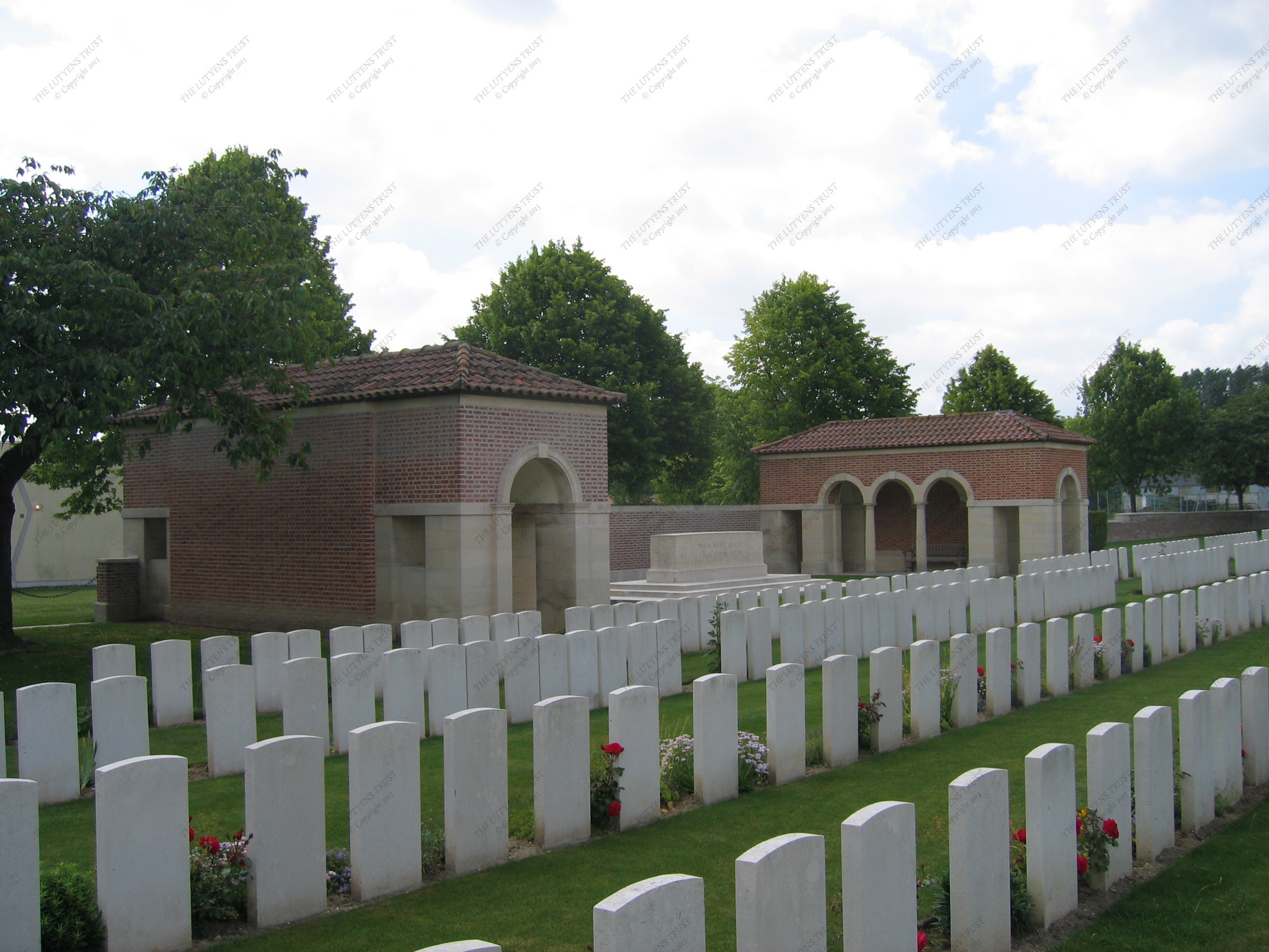 Daours Communal Cemetery and Extension