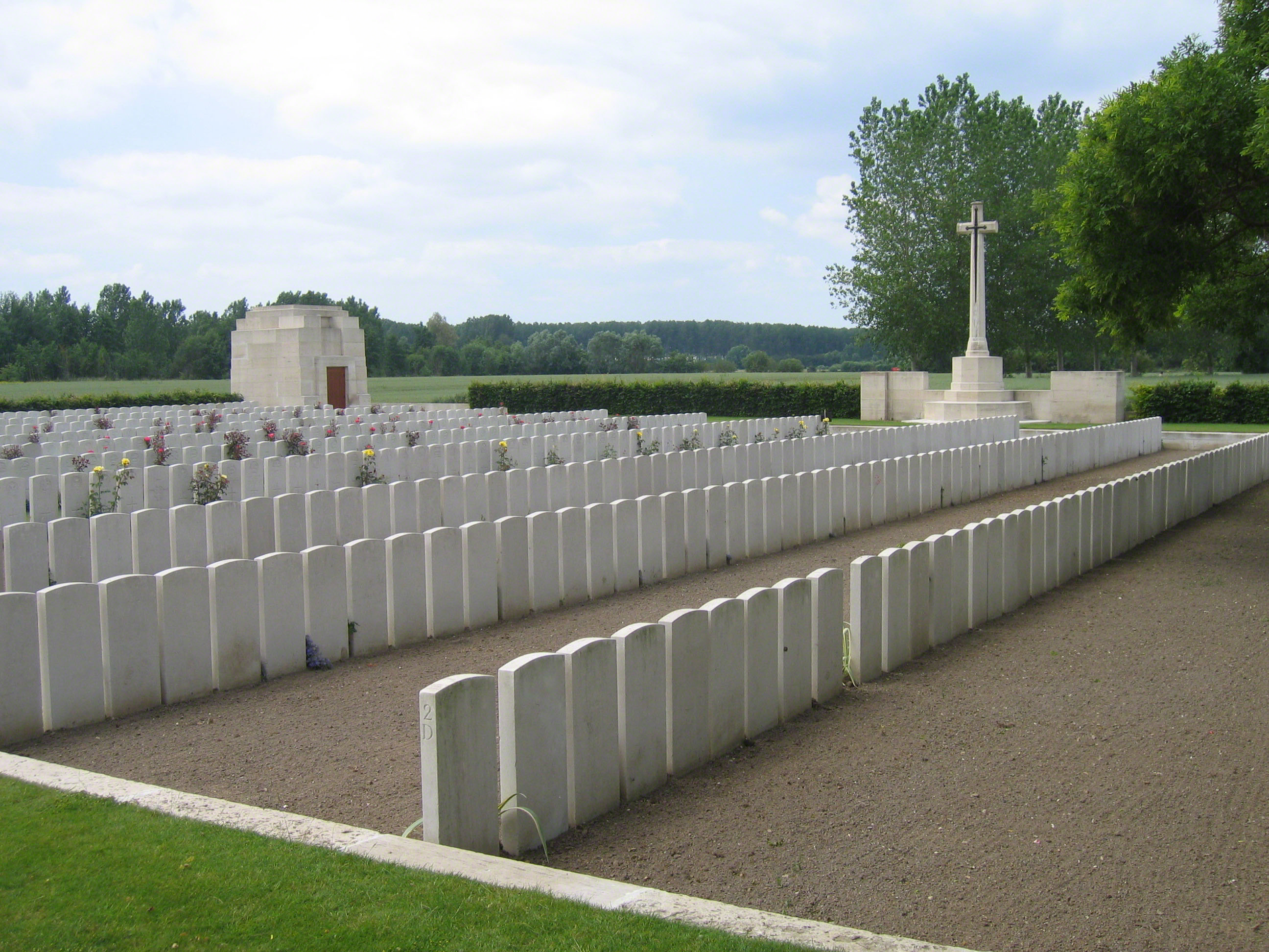 La Neuville British Cemetery