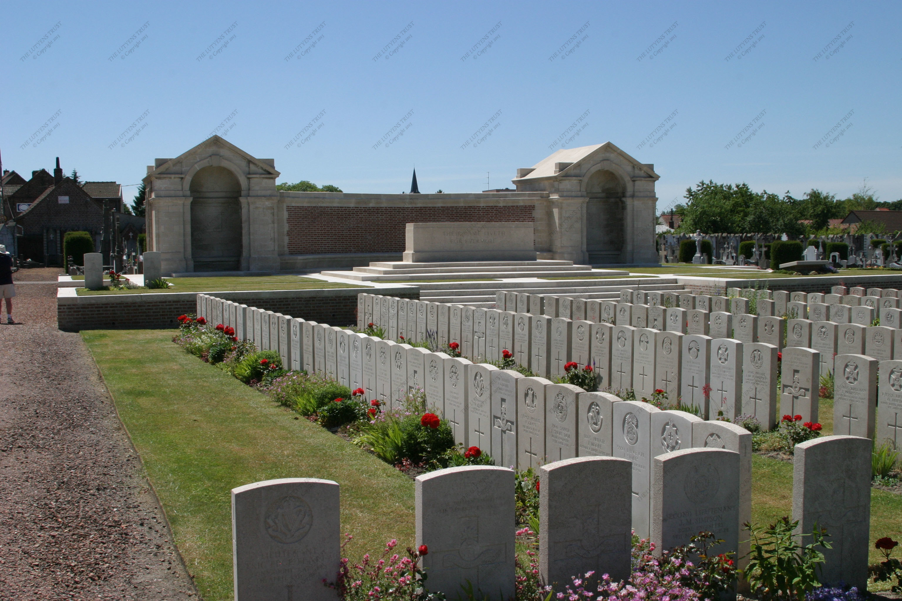 Noeux-les-Mines Communal Cemetery and Extension