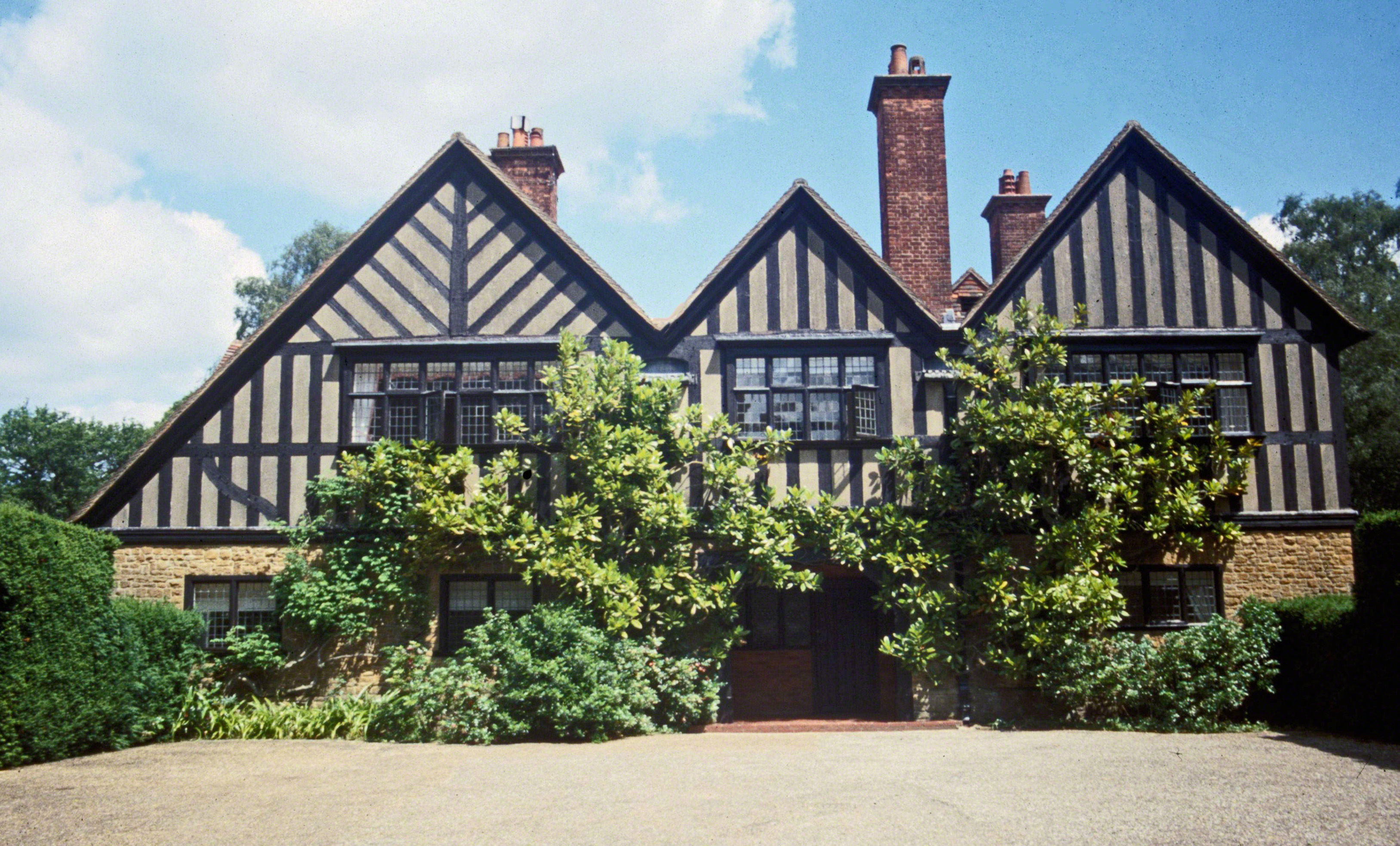 Munstead Corner (now Munstead Place)