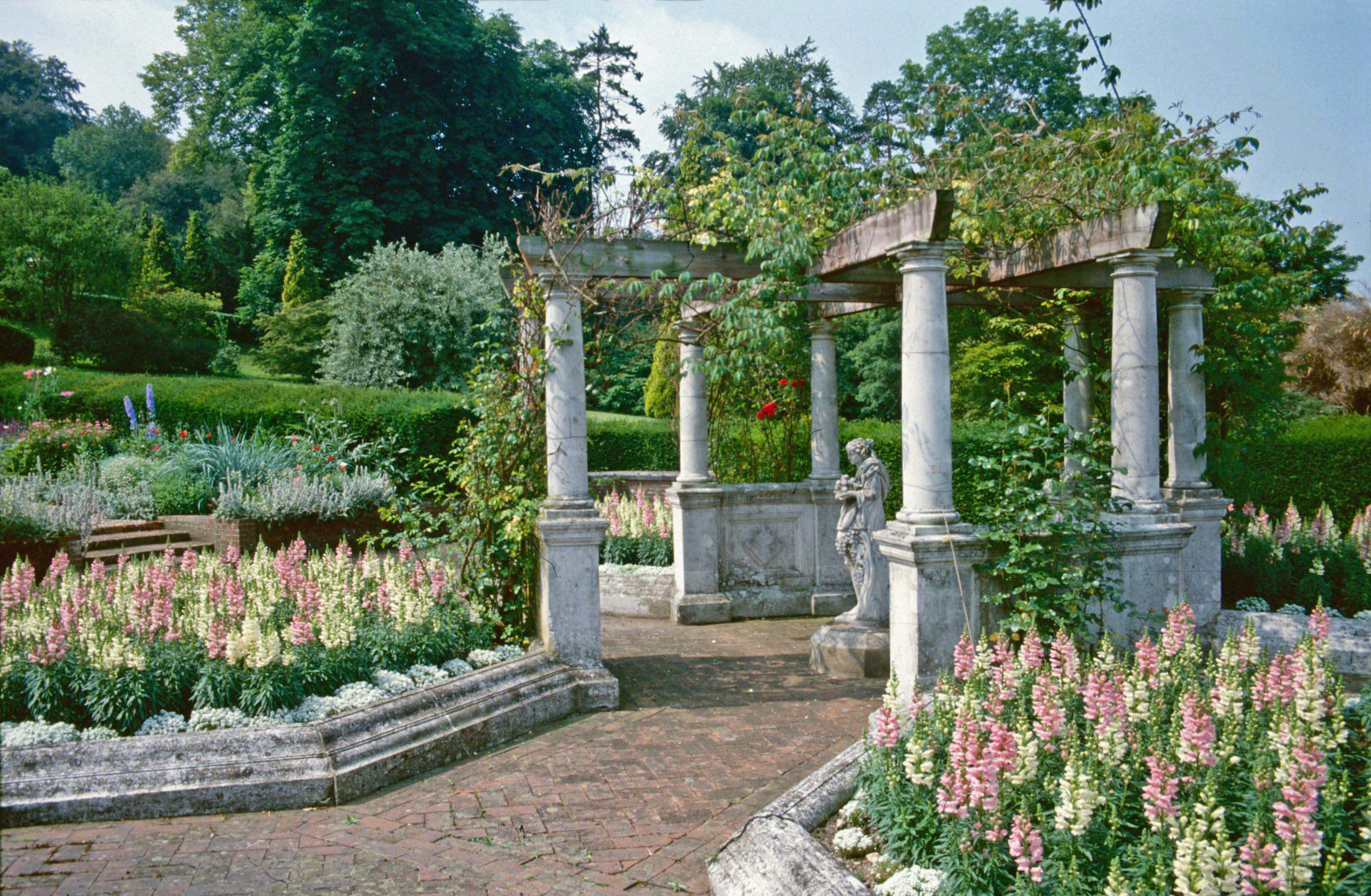 2 Chenies Place