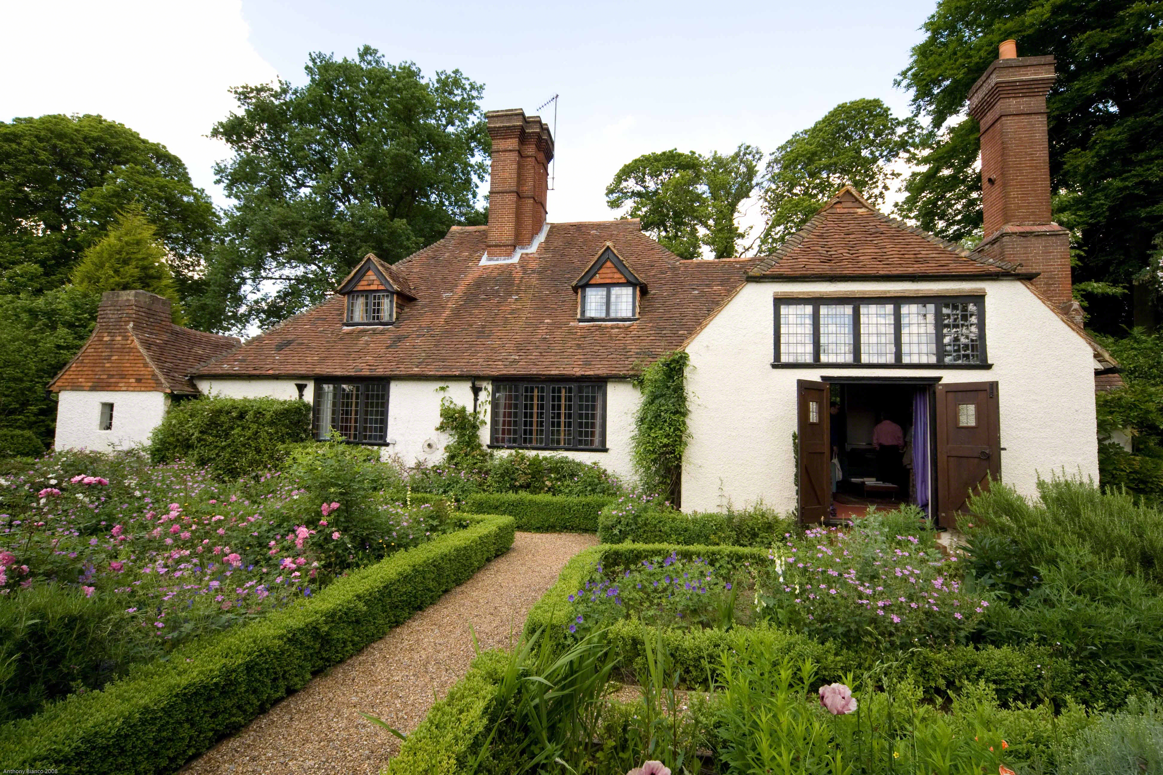 The Hut (Munstead Wood Hut)