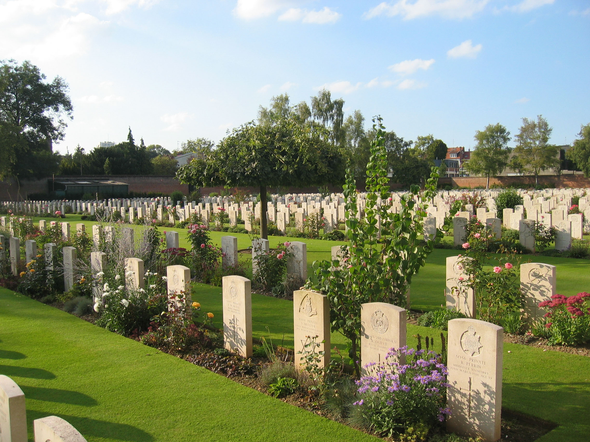 Faubourg d'Amiens Cemetery
