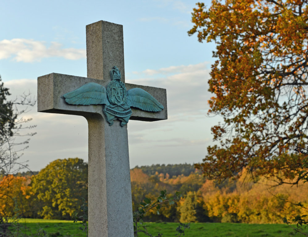 Memorial to Derek Lutyens